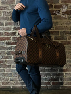 Дорожная сумка на колесах Louis Vuitton