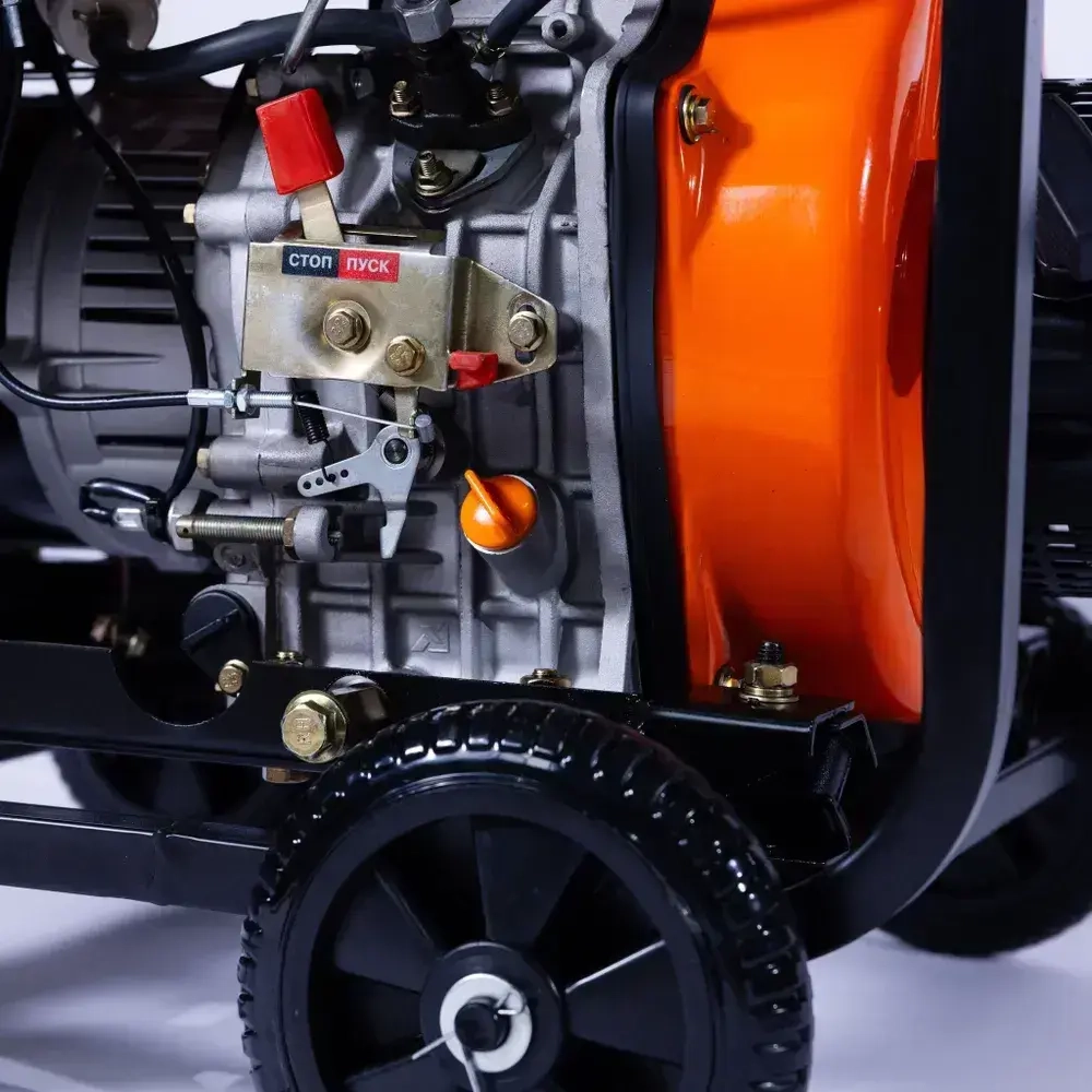 Дизельный генератор 5 кВт S7500DE Сибиряк (11 л.с., 5/5,5 кВт)