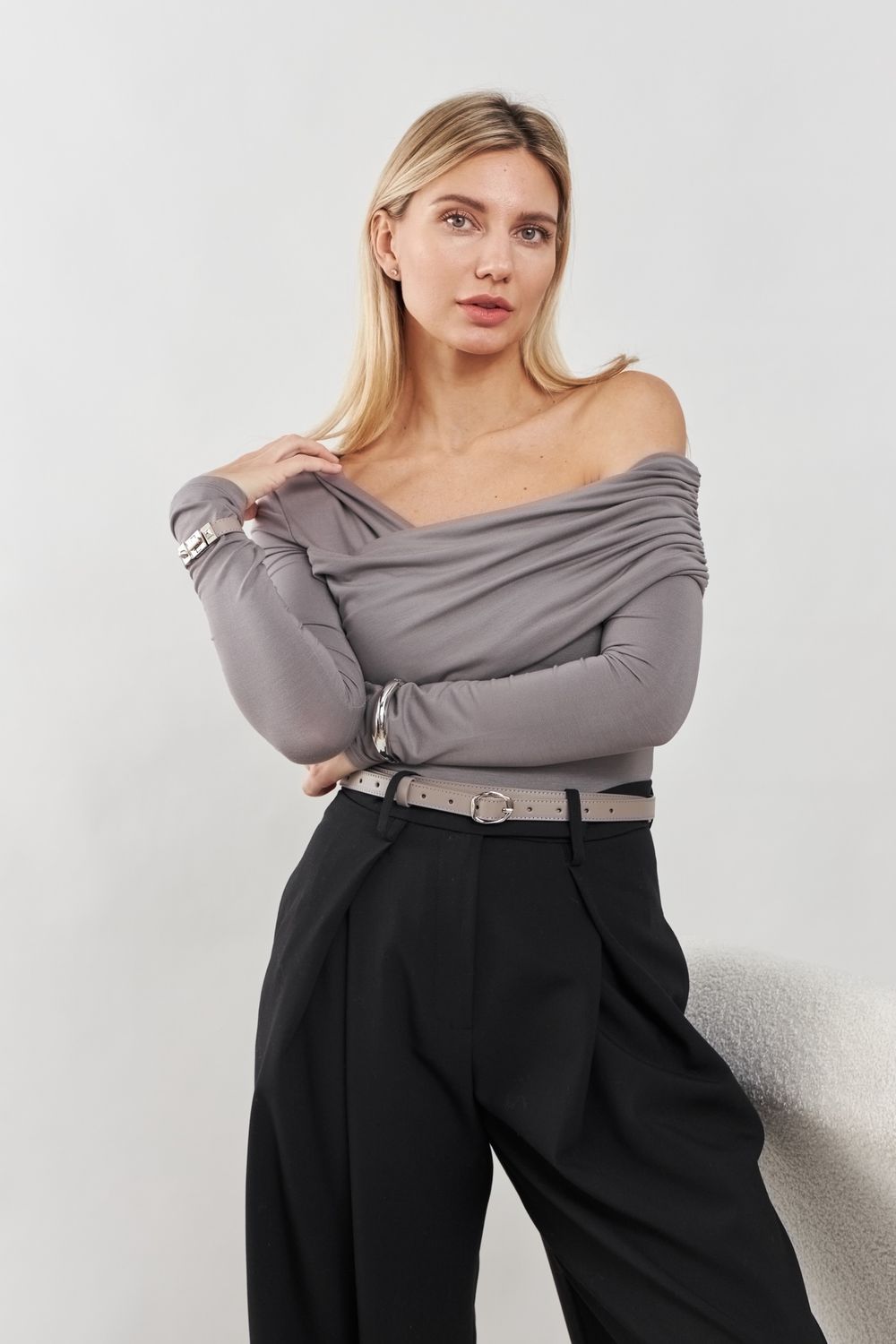 ТОП-БОДИ НА ОДНО ПЛЕЧО, СЕРЫЙ