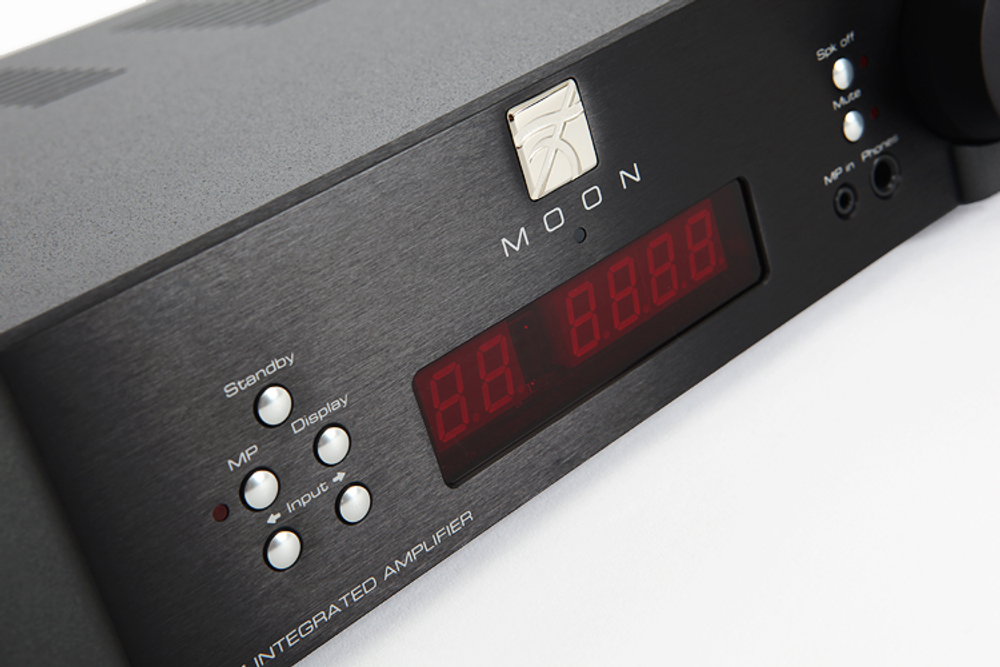 Moon by Simaudio 340i X Black — интегральный стереоусилитель премиум-класса