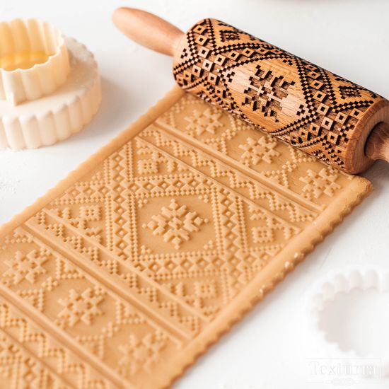 Малая скалка с узором Вышивка