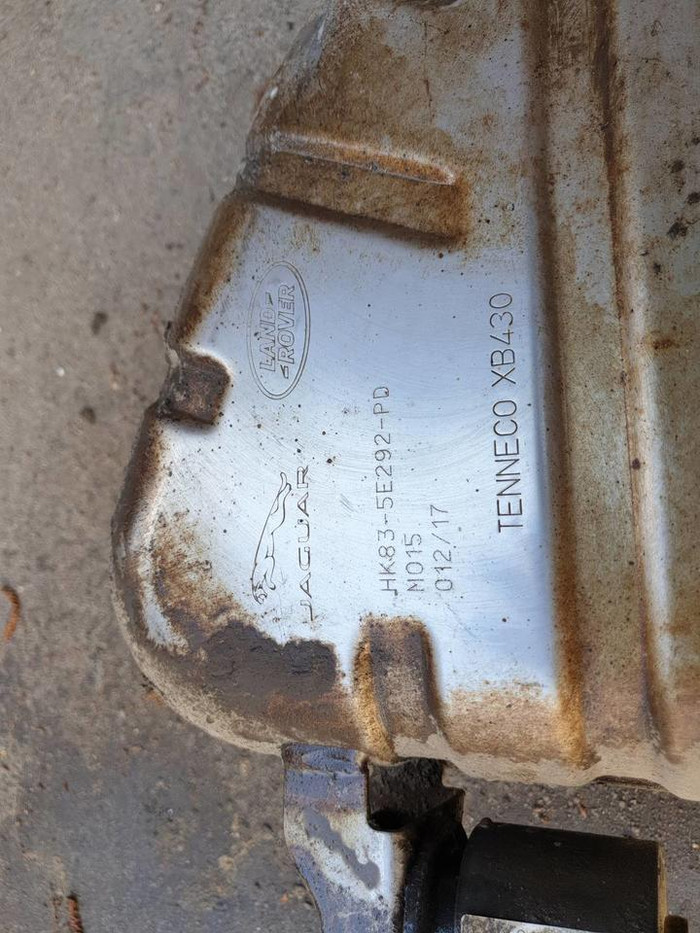 Глушитель Jaguar F-PACE (2016-н.в.)