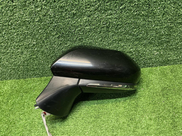 Зеркало левое Toyota Camry xv70 (17-24) 8 конт