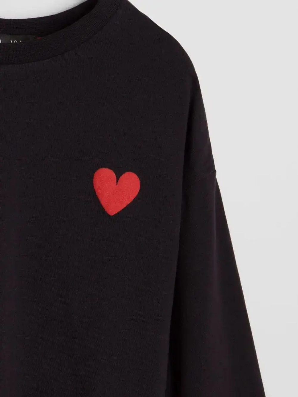 Костюм для девочки с сердечком