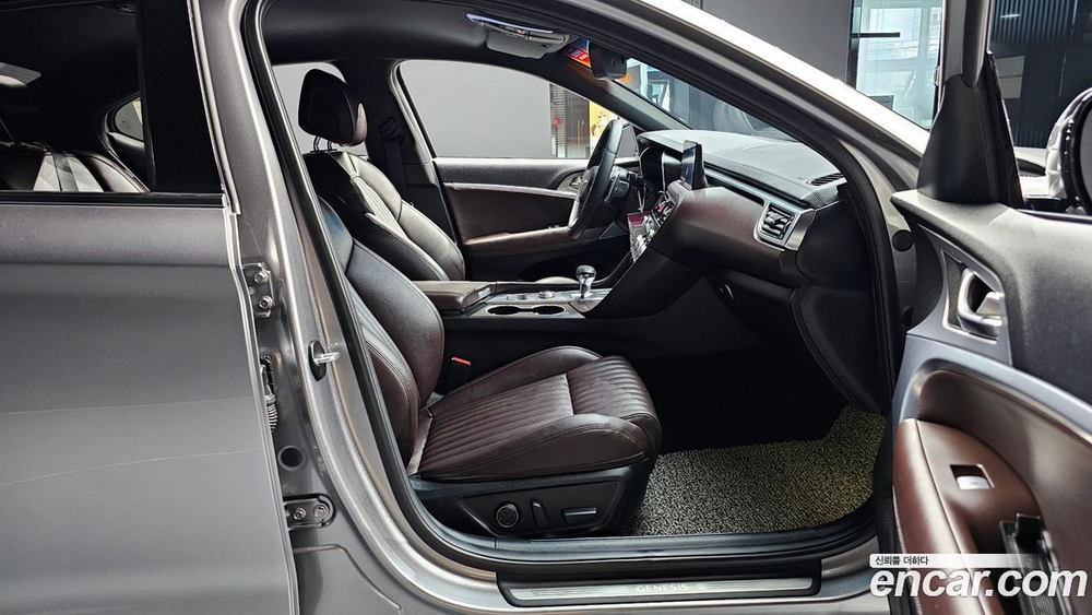 Genesis The New G70 Бензин 2.0T 4WD (04.2022)