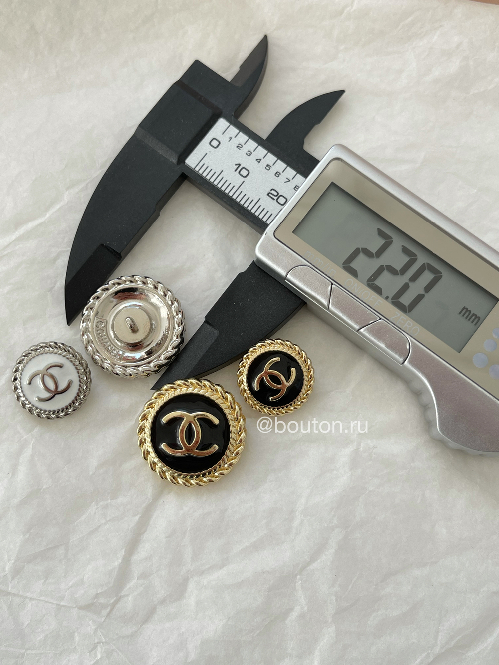 Пуговицы Шан. Черные золото эмаль