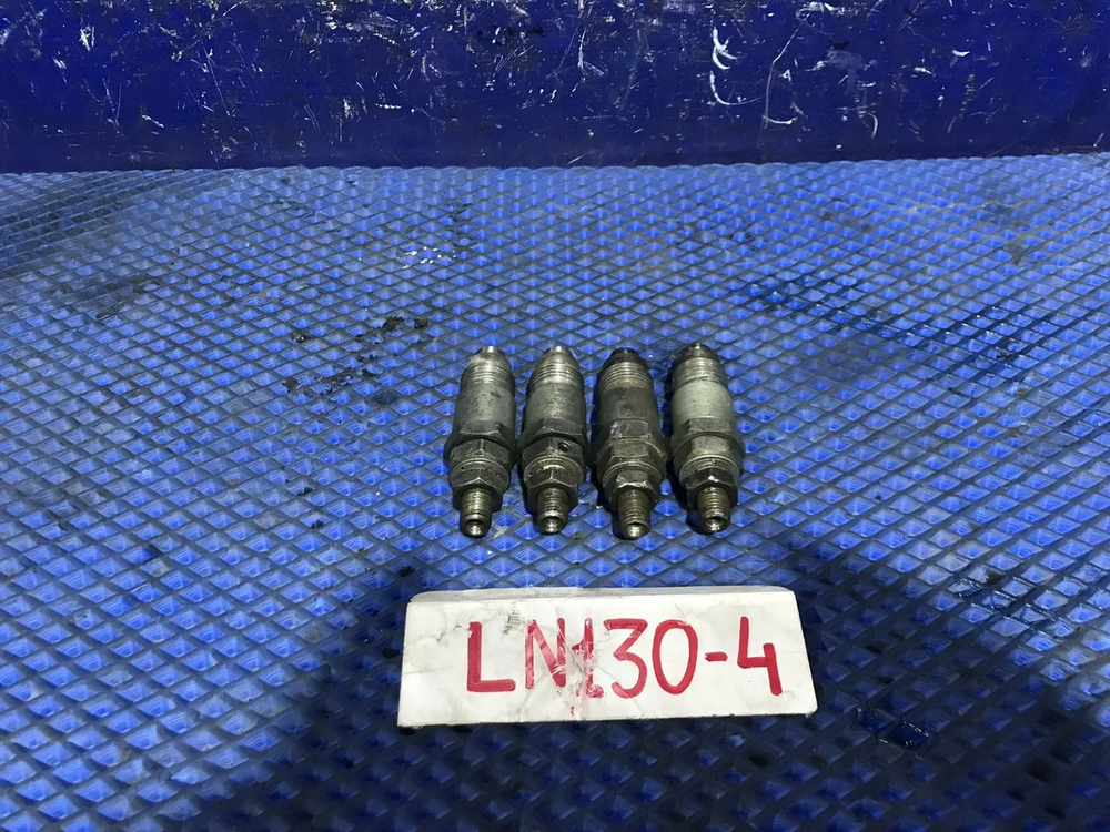 Форсунка топливная TOYOTA HILUX SURF 1992