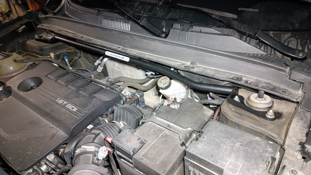 Распорка передних стоек (упоры у крыльев) Chery Tiggo 4 Pro, 7 Pro Max, 8, 8 Pro, 8 Pro Max (ПОД ЗАКАЗ)