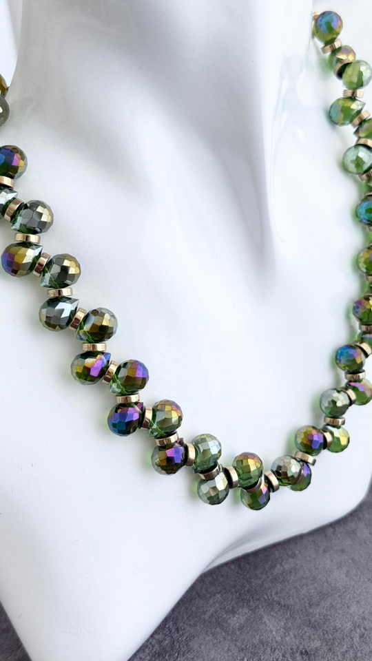 Колье "Деора" серо-зеленый чешский хрусталь, оттенок золото