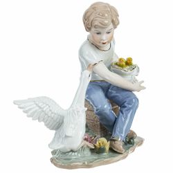 GAEM Фигурка декоративная "Мальчик и гусь", L19 W9 H17 см