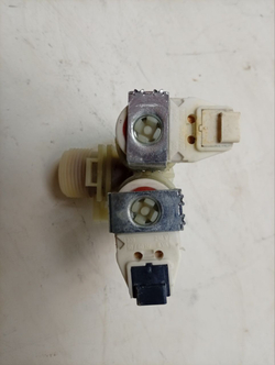 VMUF501B кт19 Клапан подачи воды для стиральных машин Indesit Ariston C00302311 б/у