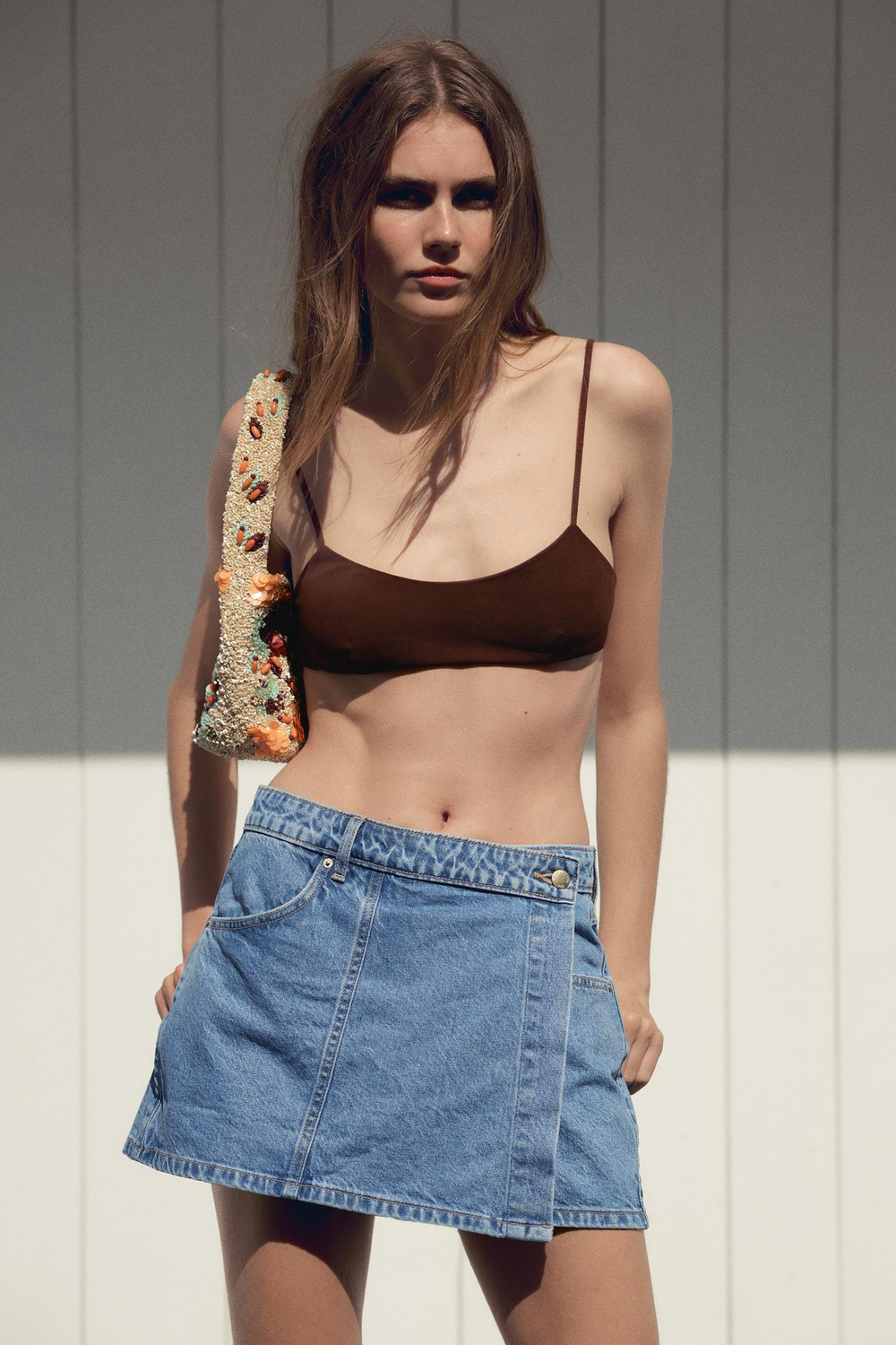 ZARA ДЖИНСОВАЯ ЮБКА-ШОРТЫ Z1975 С ЗАПÁХОМ, ВЫЦВЕТШИЙ СИНИЙ