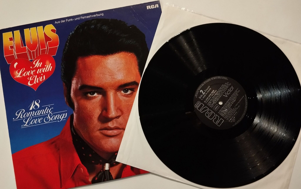 Винтажная виниловая пластинка LP Elvis Presley In Love With Elvis. 18 Romantic Love Songs (Germany 1982)