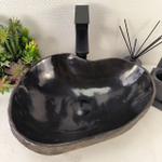 Раковина из речного камня RS-65081 44*34*15 0861