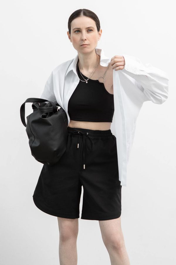 Шорты  с фигурным низом