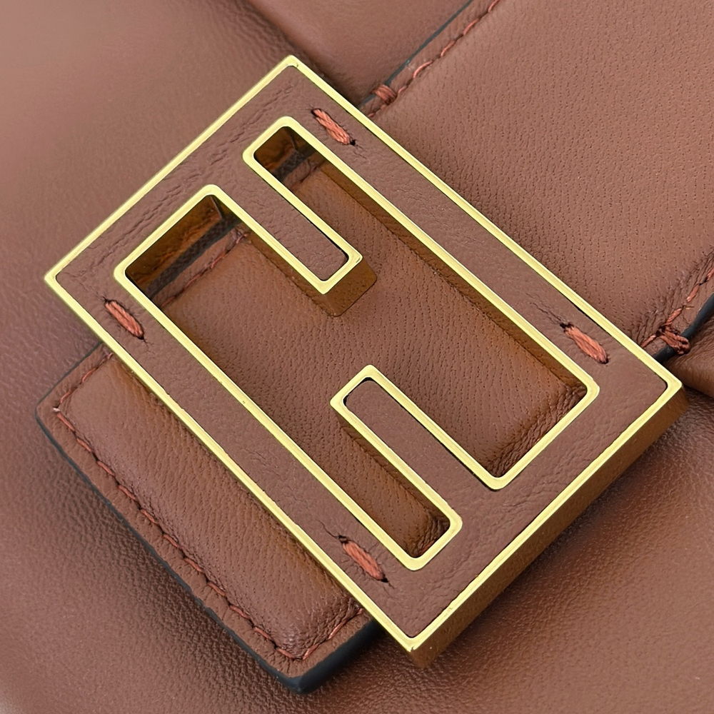 Fendi Large Mamma Baguette 31 cm