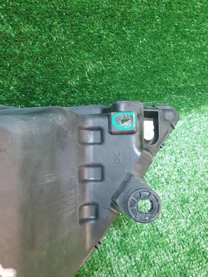 Битая Фара правая Lada Largus 1 (2012-2021) галоген