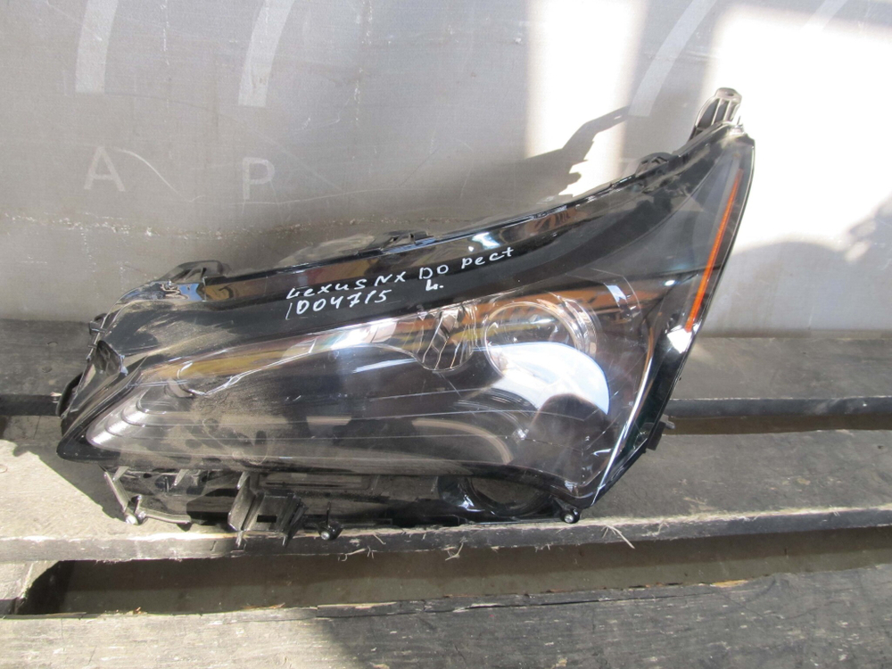 Фара левая Lexus NX 1 14-17 Б/У  8118578050