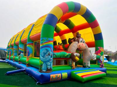 Коммерческий надувной батут «Страна Сафария» с крышей 14*7*6 м