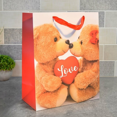 Пакет бумажный 26*32*13см с ручками "Мишки с сердцами" (микс)