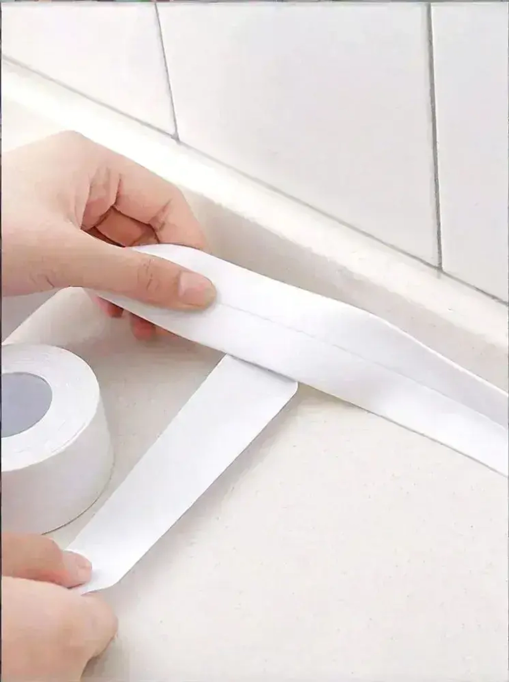 Бордюрная лента для ванны и кухни. Размер 38мм х 3,2м. Самоклеющаяся декоративная клейкая лента, декоративный скотч