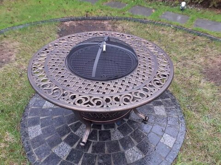 Стол с мангалом из литого алюминия, античная бронза