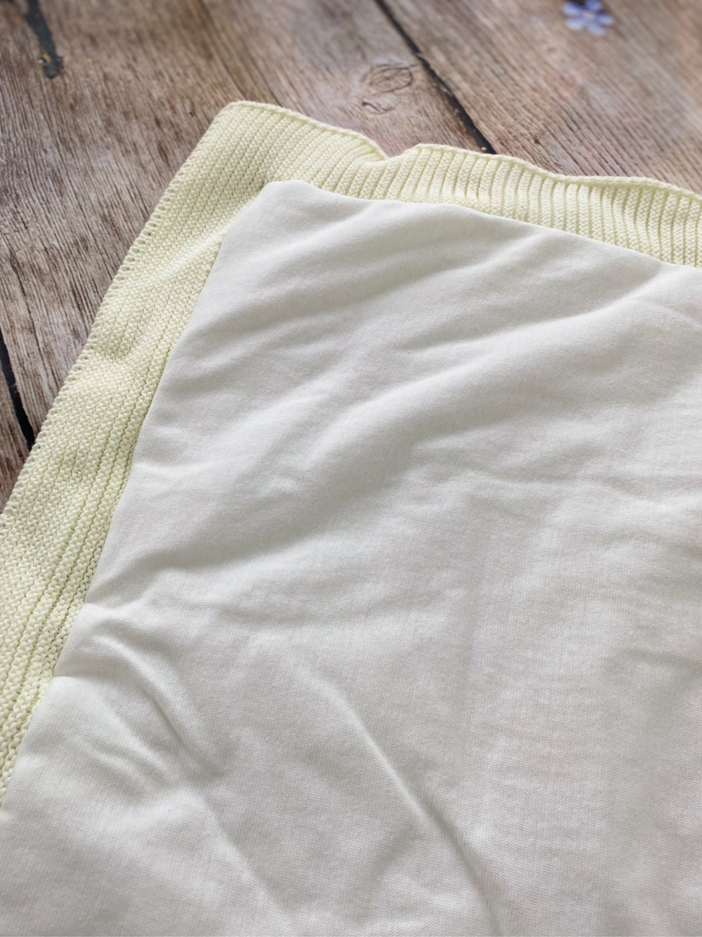 Вязаный комплект на выписку 6 предметов  "Twin" (Од. ут., бант, пин., комбинезон, шапка, нат. компл) (Цвет: Фиолетовый)