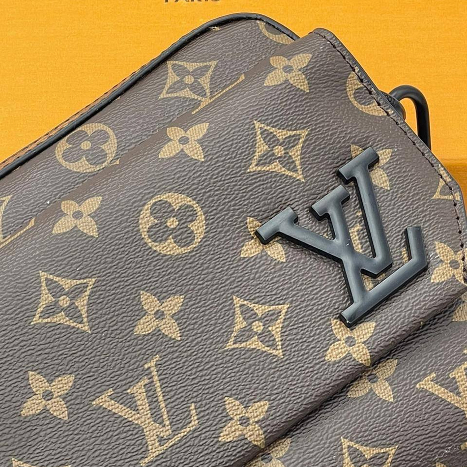 LV 93