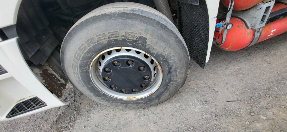 КамАЗ М1840 4x2 Седельный тягач 5490-5P (Газовый, 11,6 л, 389 л.с., МТ)