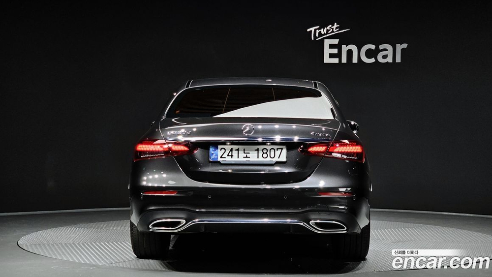 Mercedes-Benz E-Class W213 E220d 4MATIC AMG Line (12.2020)