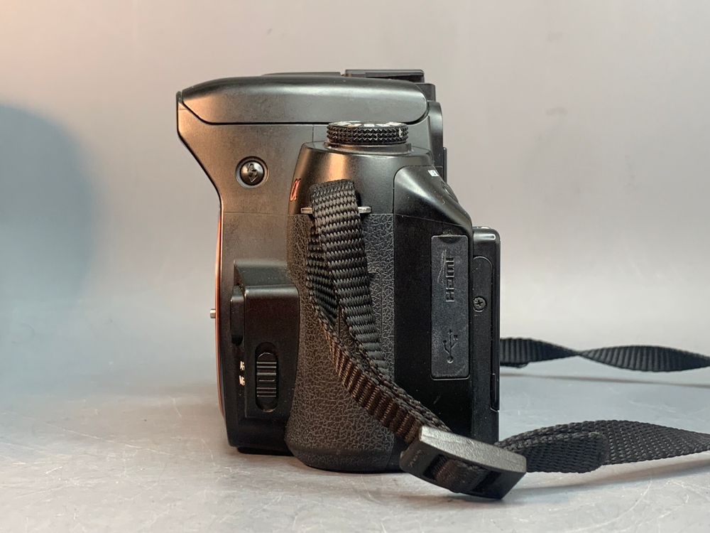Sony A500 Body пылинки внутри