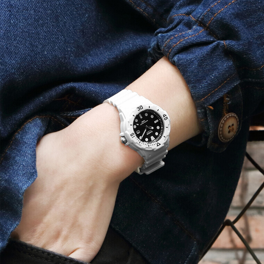 Часы CASIO LRW-200H-1E, LRW-200H-1E