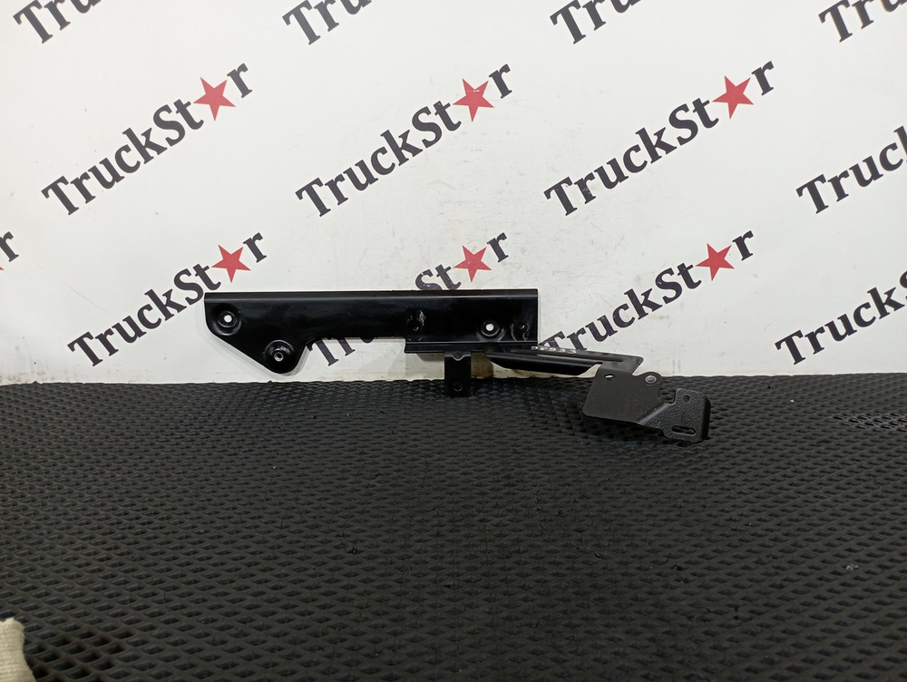 Кронштейн проводки 2021 г.