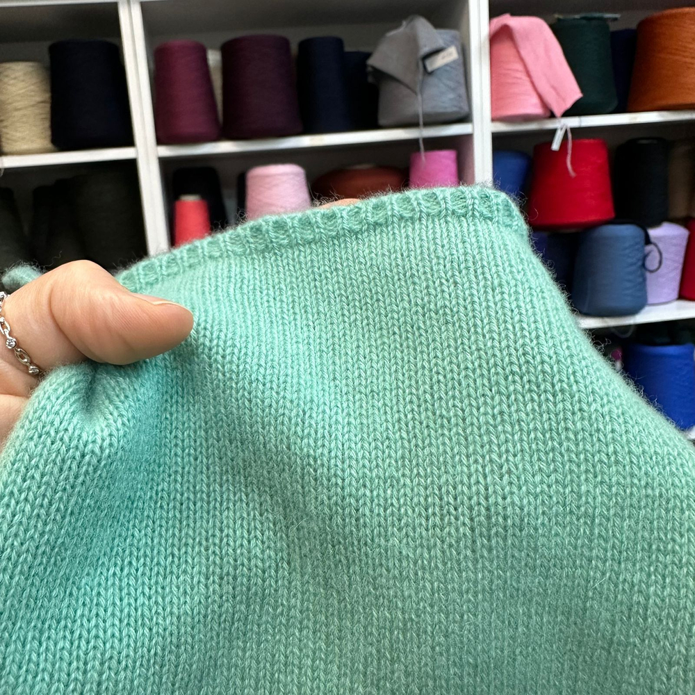 CASHMERE 2/28 - Modesto Biagioli; 100% кашемир; 1400м/100гр, (2/28000); col. 307528, цвет: Mojoto. Есть мал. бобинки: 107, 210, 152, 228гр