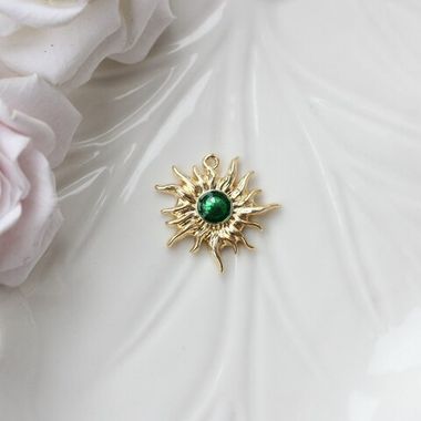 Подвеска Солнце с эмалью, зелёный, 22*23 мм, позолота, П1028