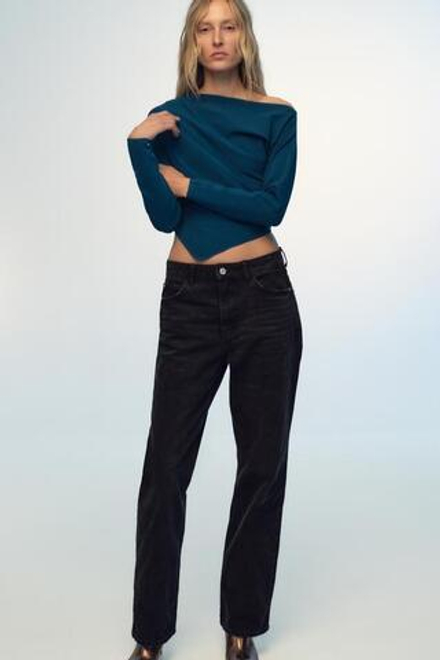 ZARA ОДНОТОННЫЙ ТРИКОТАЖНЫЙ ТОП АСИММЕТРИЧНОГО КРОЯ, СИНИЙ