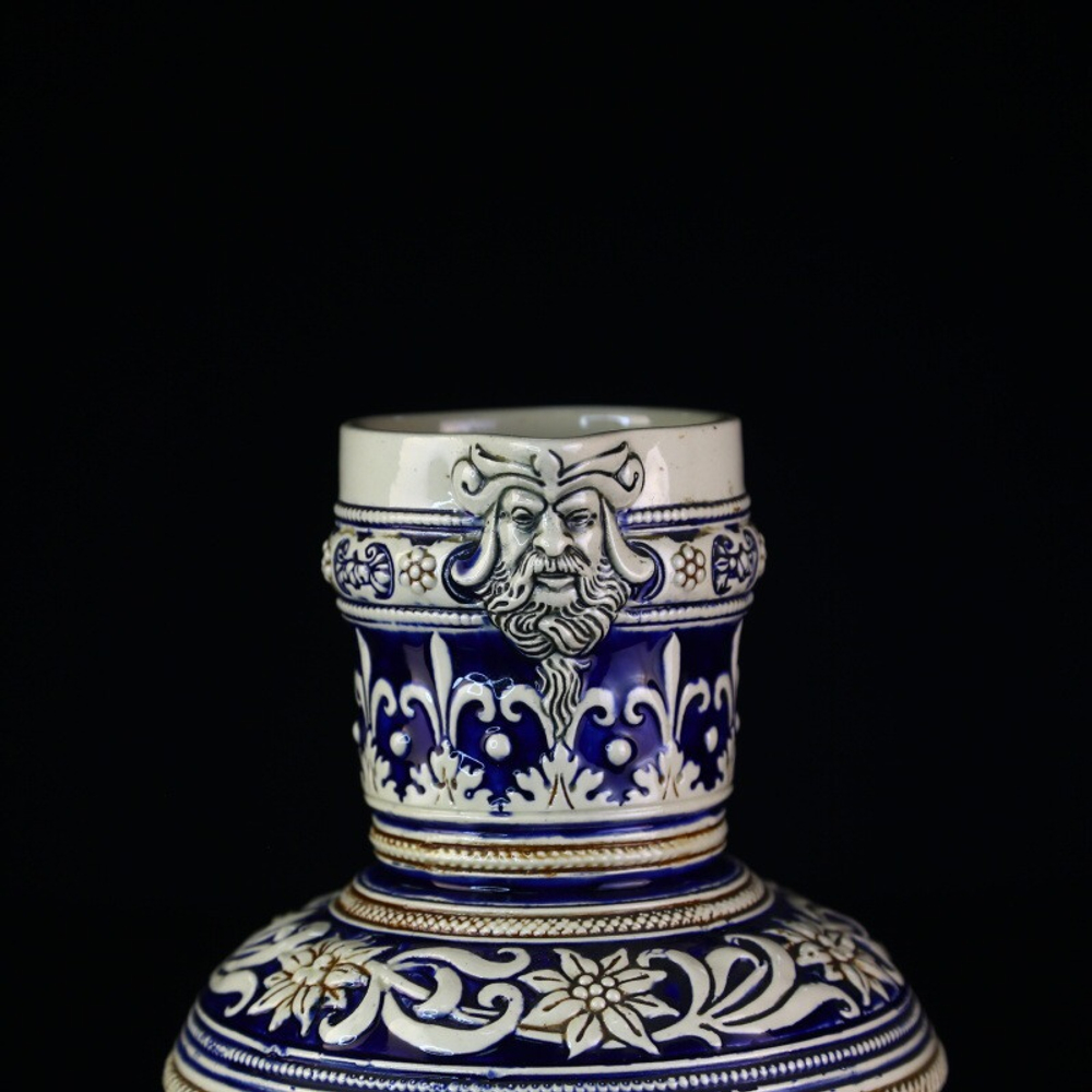 Кувшин для пива или вина