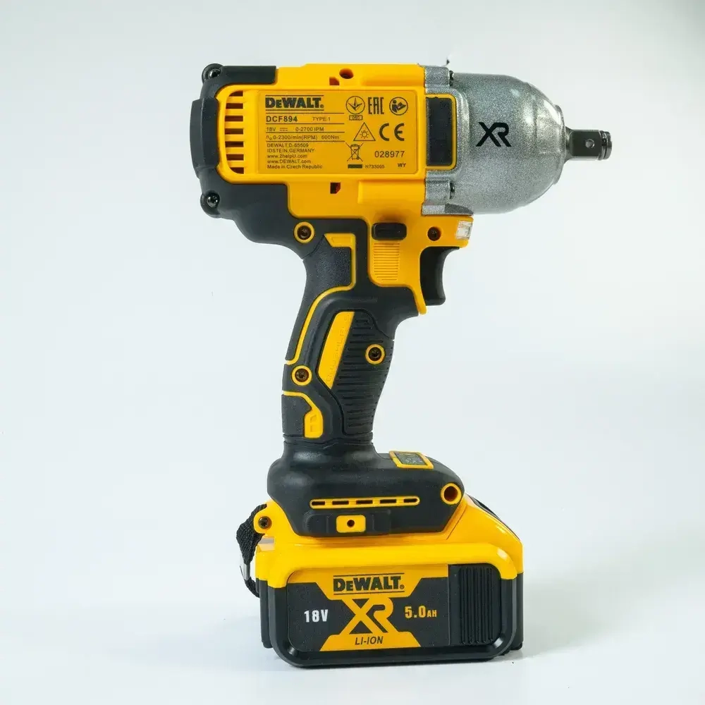 Dewalt, гайковерт аккумуляторный ударный, DCF894, от аккумулятора, 18 В, 600 Нм, 2 акб