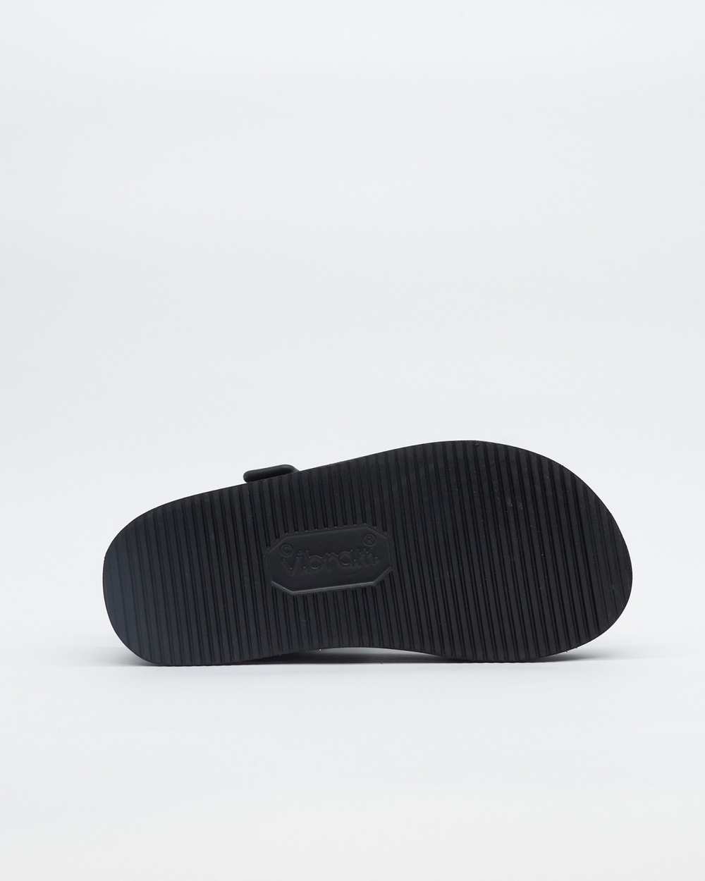 Сандалии Shu Vibram черные