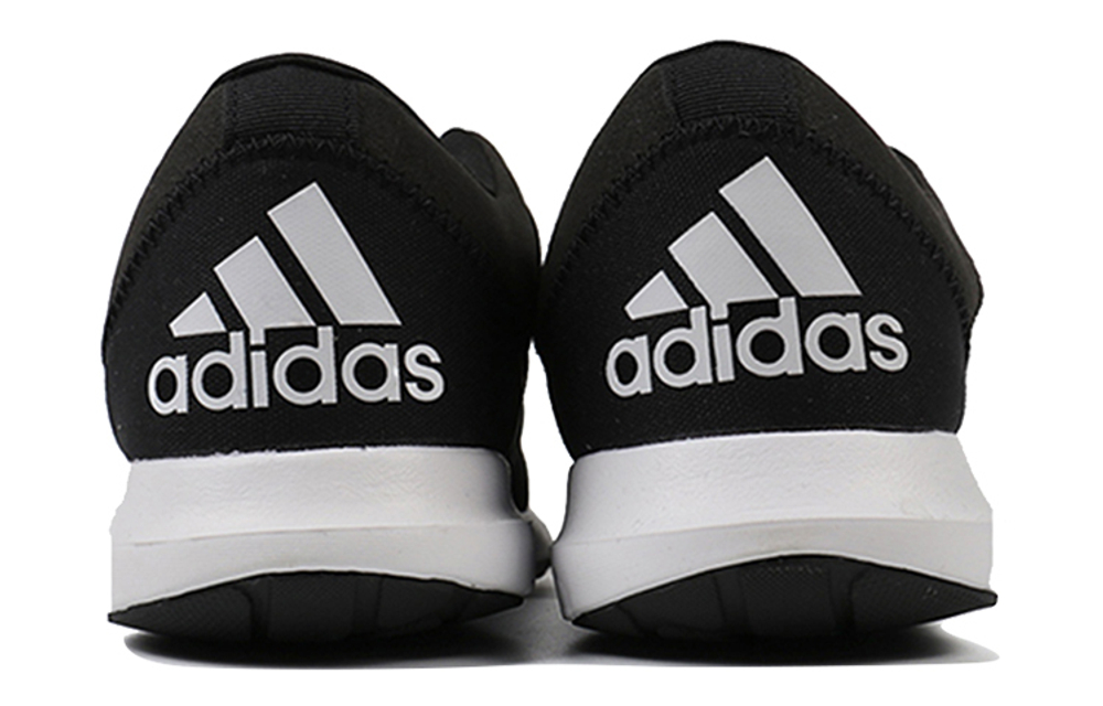 Кроссовки Adidas Coreracer