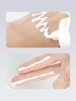 Celimax Осветляющий солнцезащитный крем SPF50 Pore + Dark Spot Brightening Care Sunscreen 50 мл