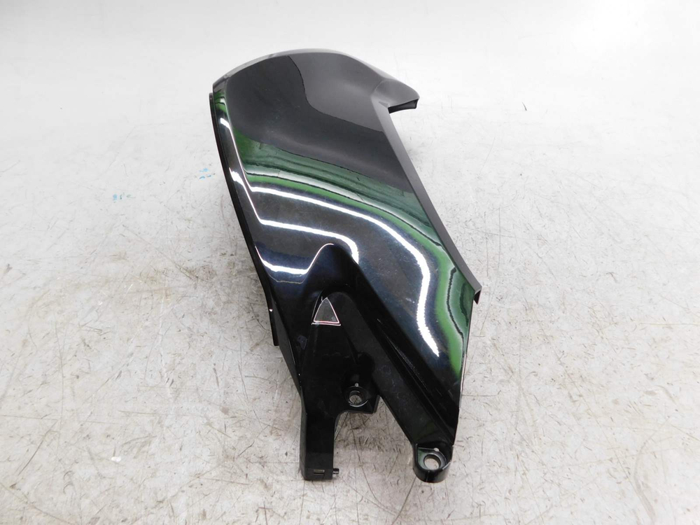 Пластик боковой правый Honda NC750S RC70 64201-MGS-D100