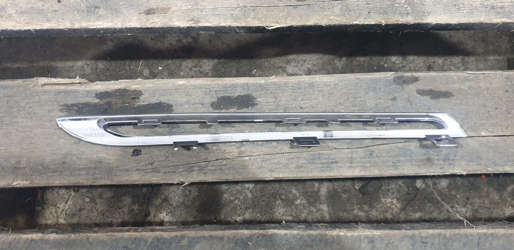 Молдинг решетки радиатора  Mercedes GLC (X253) 15-19 Б/У Оригинал A2538880385