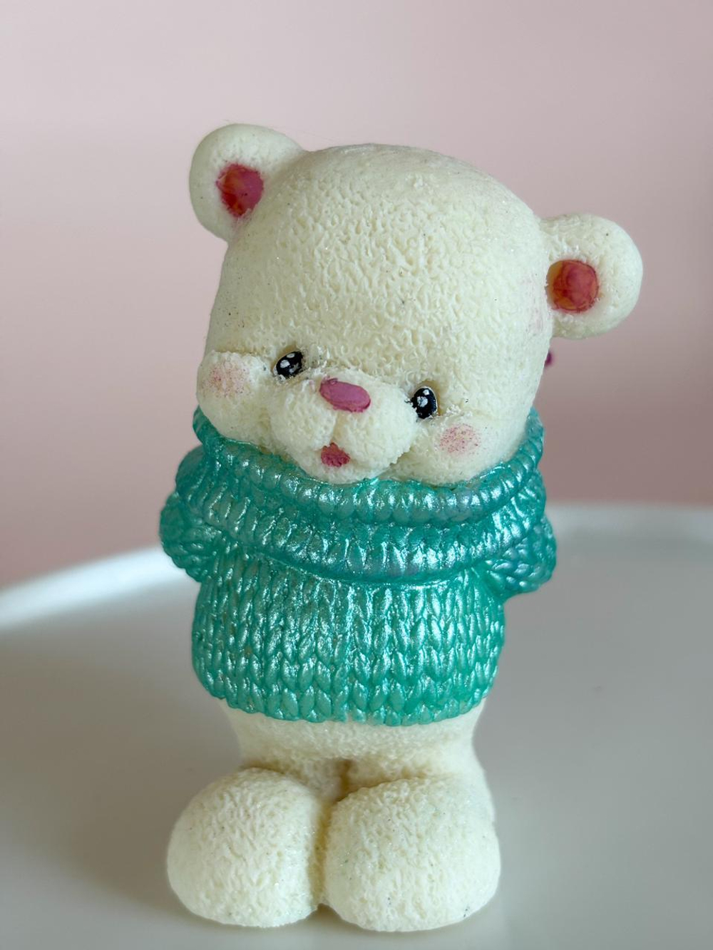 Фигурка из шоколадной глазури "Мишка с букетом"