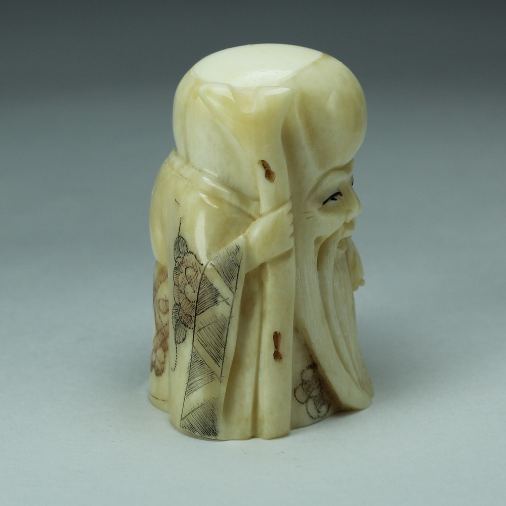 Нэцкэ Шоусин с посохом и персиком