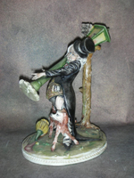 Статуэтка. Фарфор. С похмелья. Capodimonte. Италия