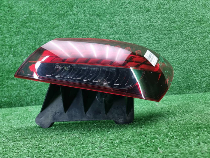 Фонарь правый внешний Mercedes E W213 (2020-2023)