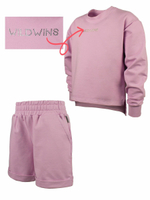 Костюм спортивный для девочки с шортами.