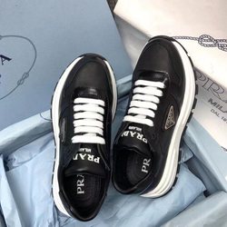 Кроссовки Prada