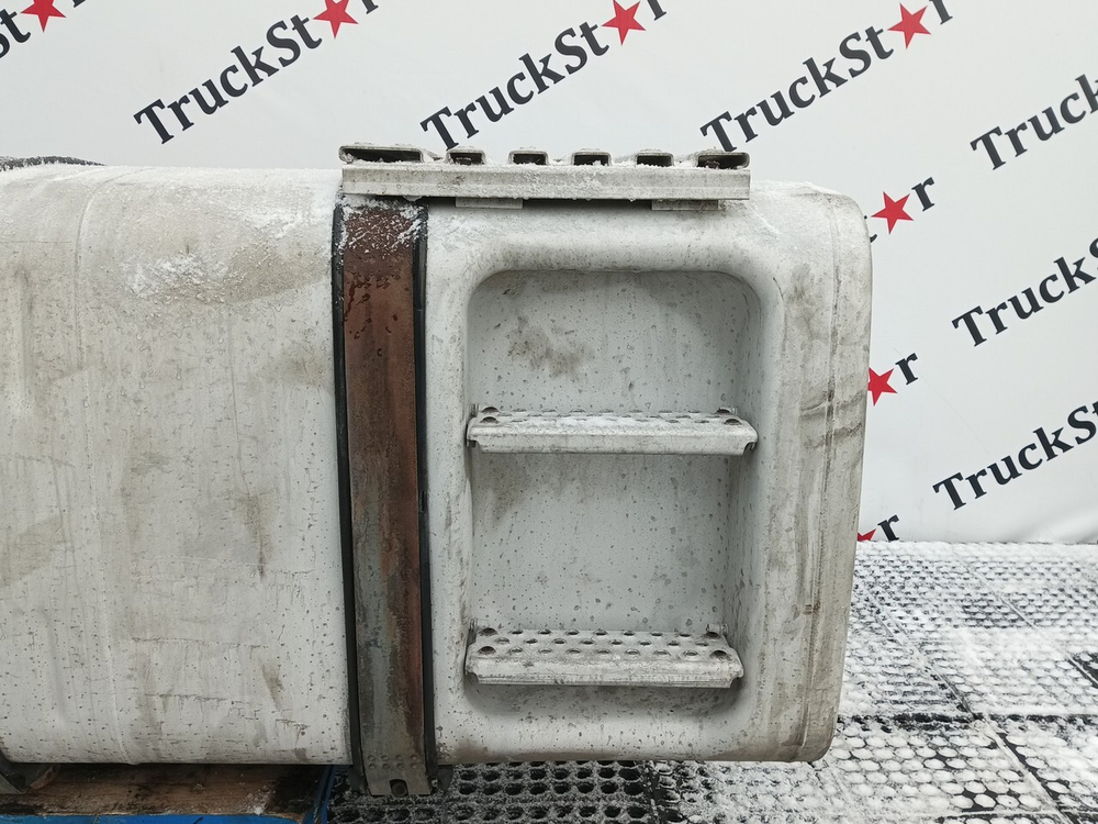 Бак топливный 760L+100L AdBlue